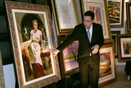 Park West Gallery Director David Gorman highlights Pino during "400 Years of Art History"