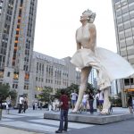 Marilyn-Monroe-Sculpture-unveiled-in-Chicago